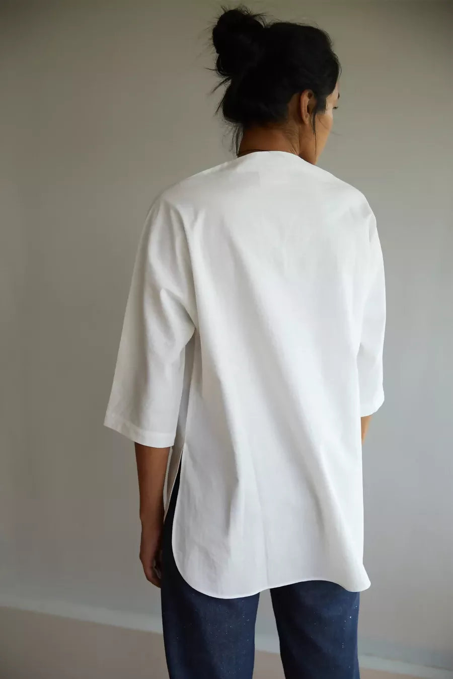 Revees Classic White V Neck Summer Top In Khadi Cotton