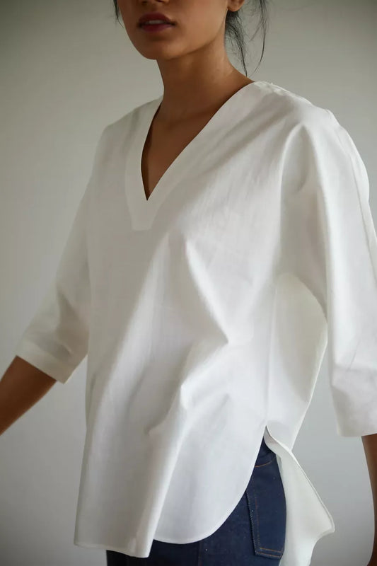 Revees Classic White V Neck Summer Top In Khadi Cotton